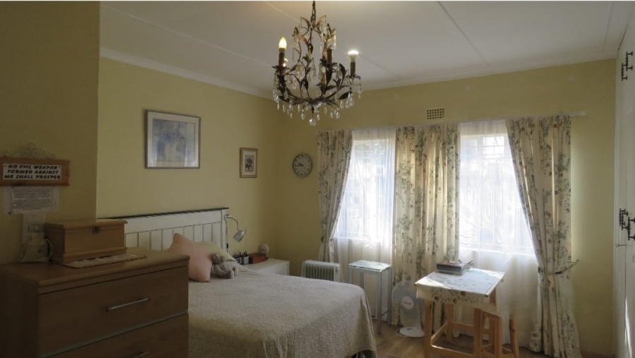 5 Bedroom Property for Sale in Uniondale Western Cape